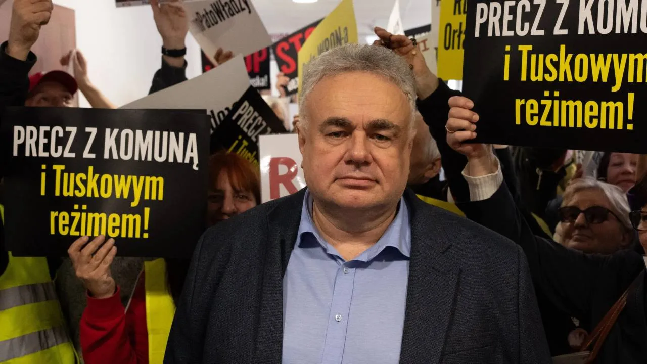 Sakiewicz o scenach w siedzibie SWS. "Jakim prawem policja tam wtargnęła?"