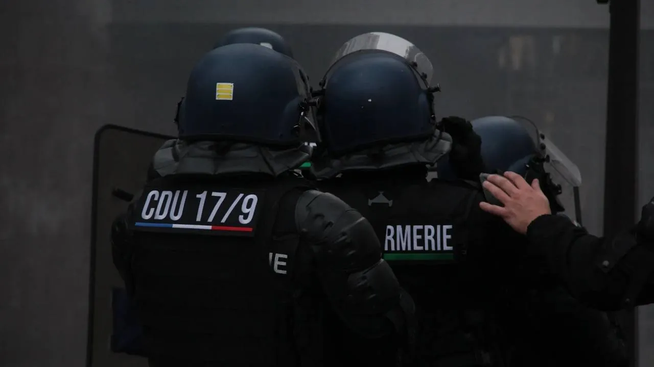 Bilans zamieszek we Francji: 150 rannych policjantów. Aresztowano 1200 osób
