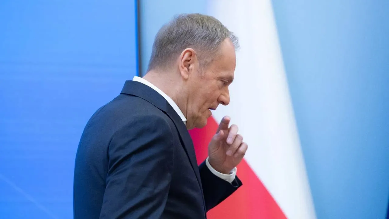 „Będziemy mieli Paryż w Warszawie”! Po zamieszkach we Francji przypomniano wpis Tuska
