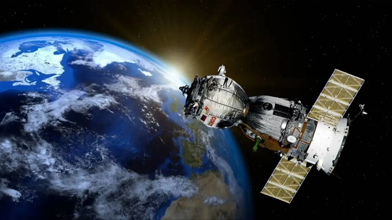 Wojna przenosi się do kosmosu. Rosyjski satelita ściga obiekt ICEYE, z którego korzysta Ukraina