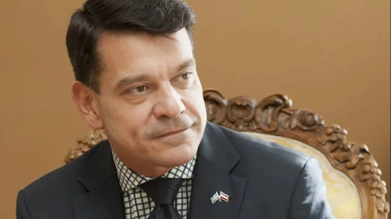 Zgubił tajne dokumenty, znalazła je sprzątaczka. Wielki skandal w Szwecji