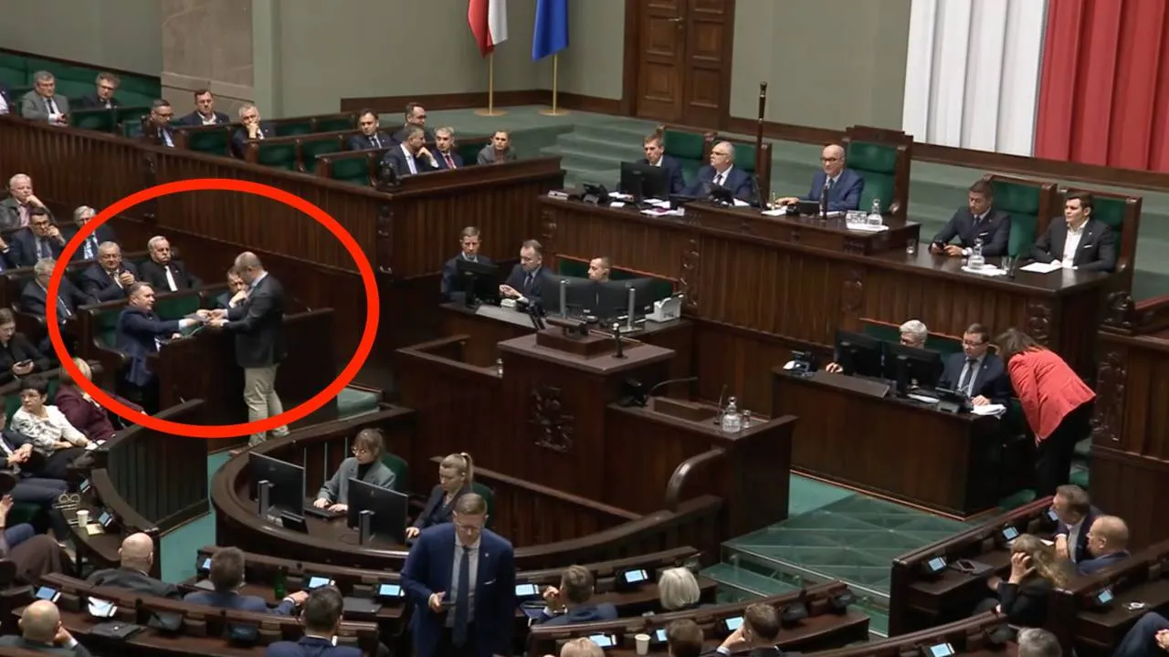 "Przemku, podpisz to razem z nami”. Zaskakujący moment w Sejmie
