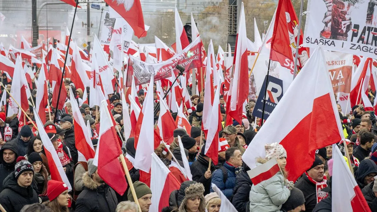 Rzecznik Marszu Niepodległości: próba sklejenia nas z paleniem miast, to jest coś absolutnie skandalicznego