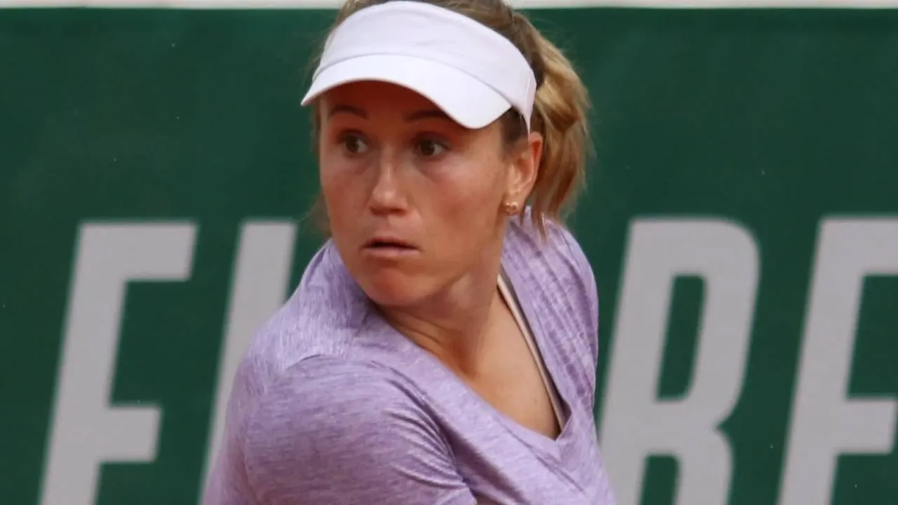 Katarzyna Kawa postawiła się liderce rankingu WTA. Rybakina wygrała po trzech setach