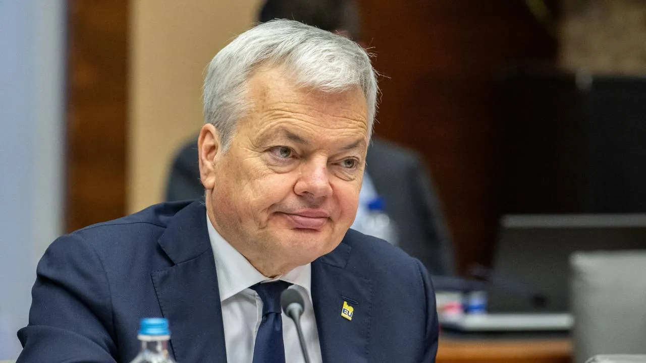 Atakował Polskę, teraz wychodzą na jaw kolejne afery. Reynders torpedował badanie swoich związków z Rosją