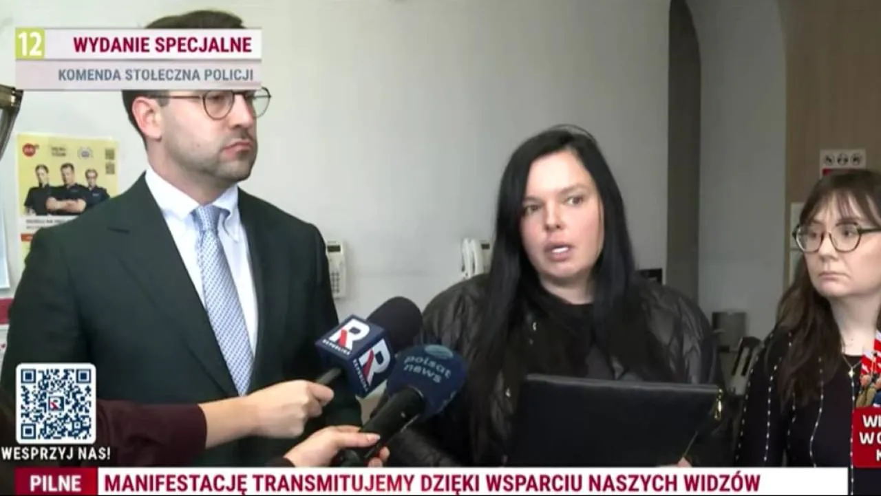 Kaskadowe ataki na dziennikarzy i adwokatów. “Policja powinna działać rozsądnie i wnikliwie”