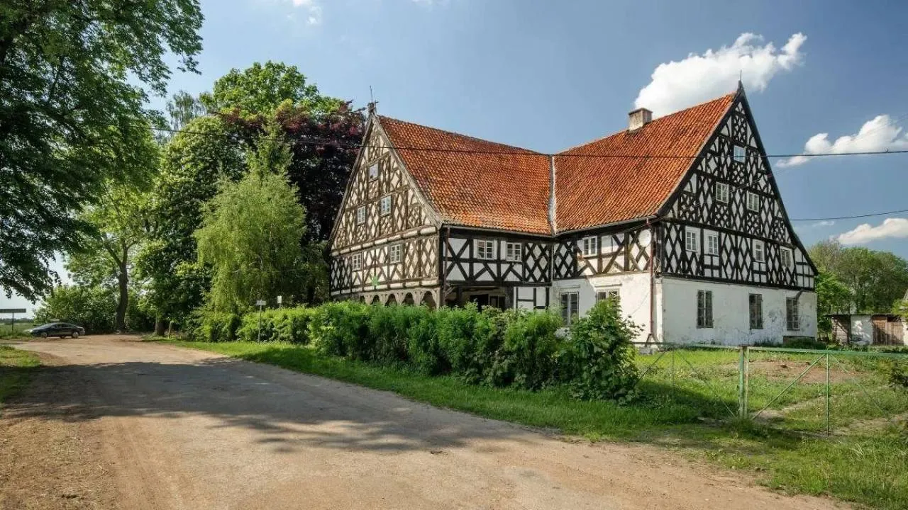 "Chłopskie pałace" na Żuławach znikają jeden po drugim