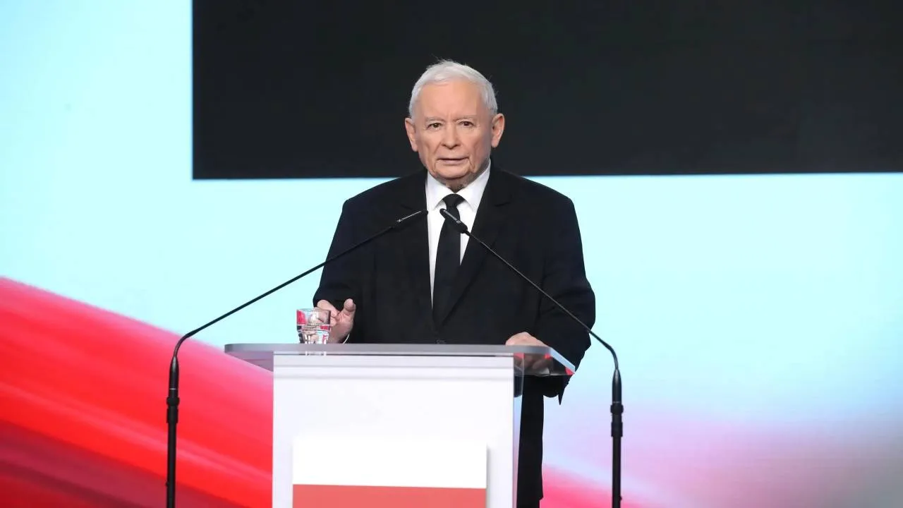 Kaczyński prawomocnie wygrał z Pińskim. Poszło o sugestie dotyczące życia prywatnego prezesa PiS