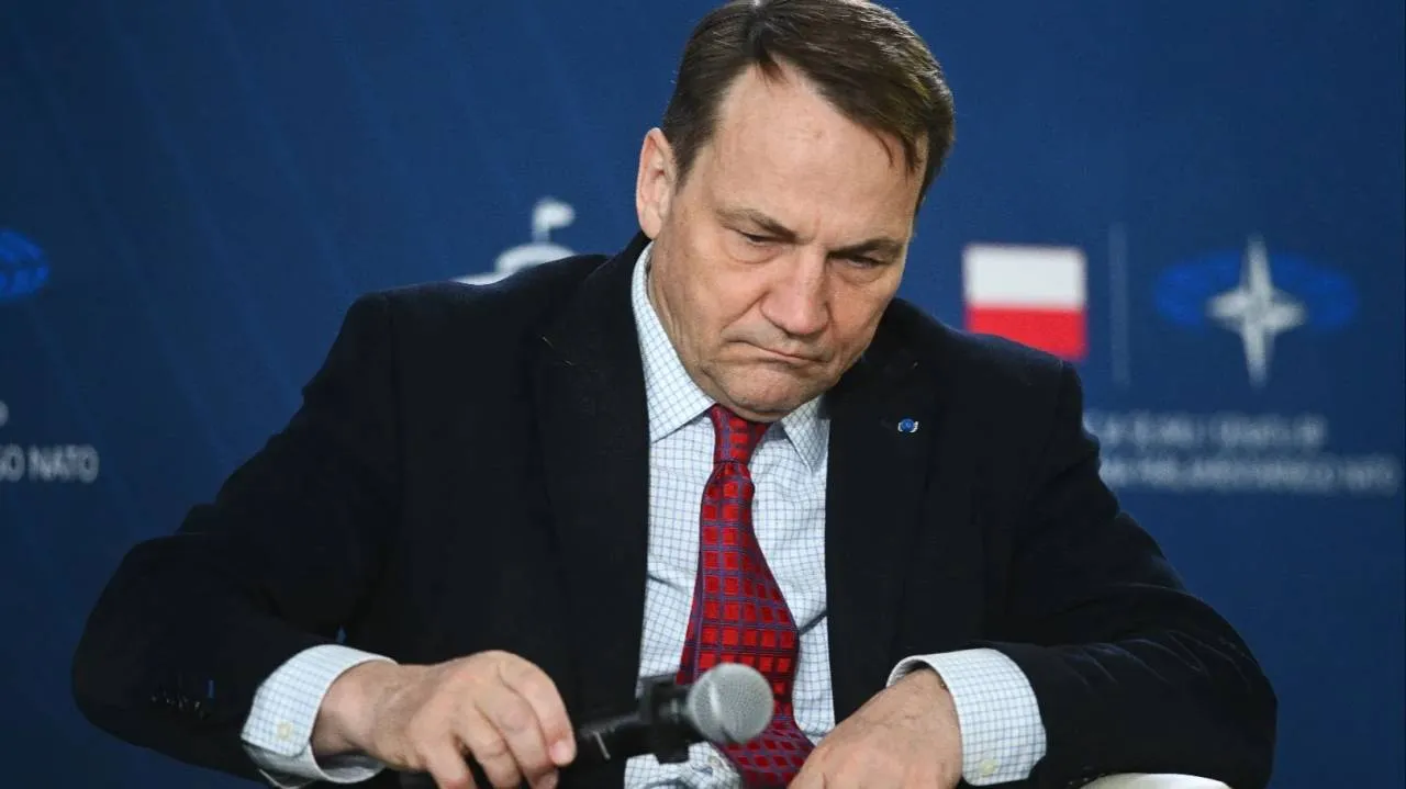 Sikorski przyjął rezygnację Kumocha. Tak odpisał ambasadorowi