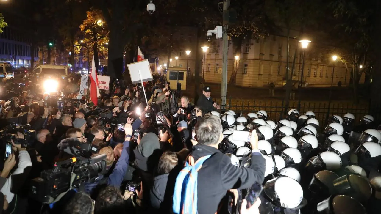 Szeroki blok prawicy przed Trybunałem. "Polscy patrioci są z prezydentem"