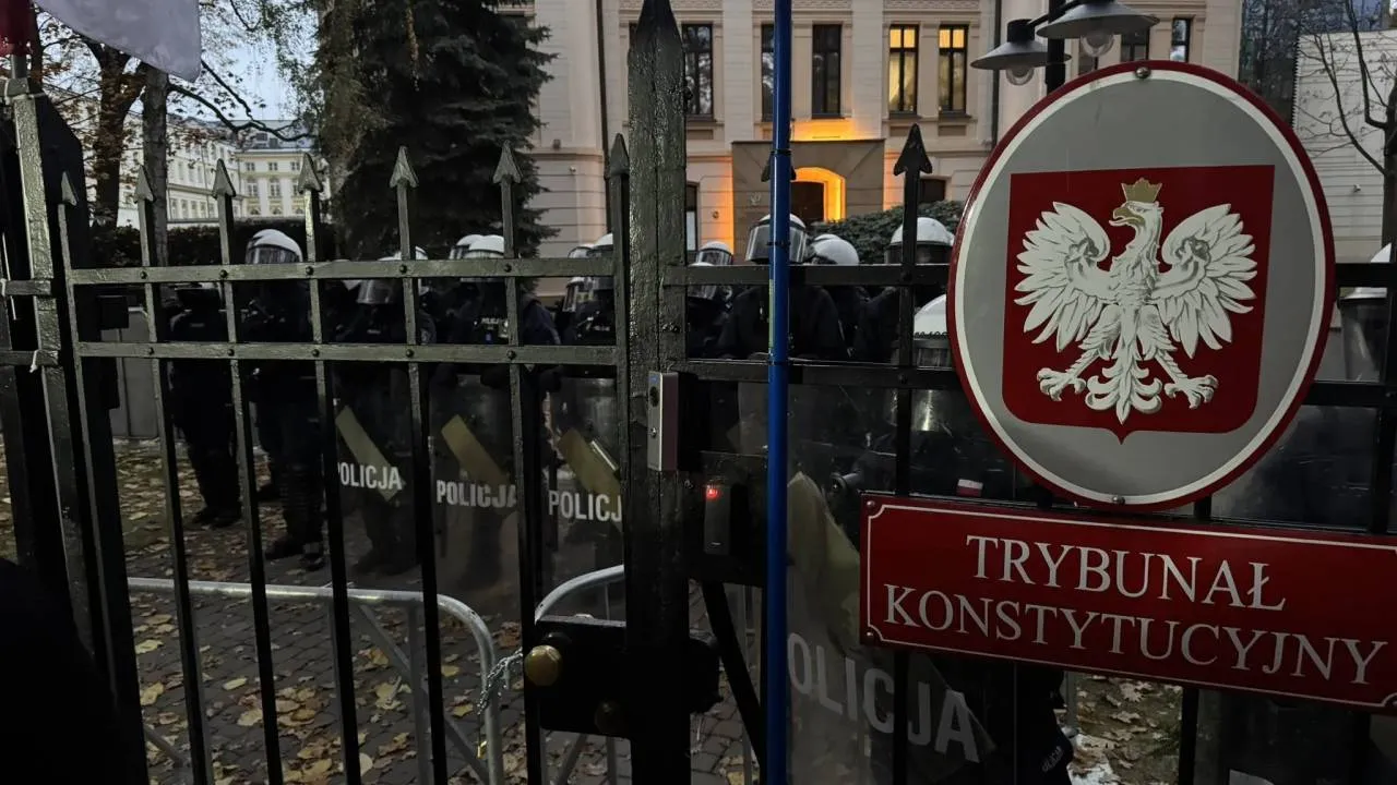 Korwin-Piotrowska chce meblować Trybunał. Wydała kolejne pismo i znów jest ciekawie w metadanych