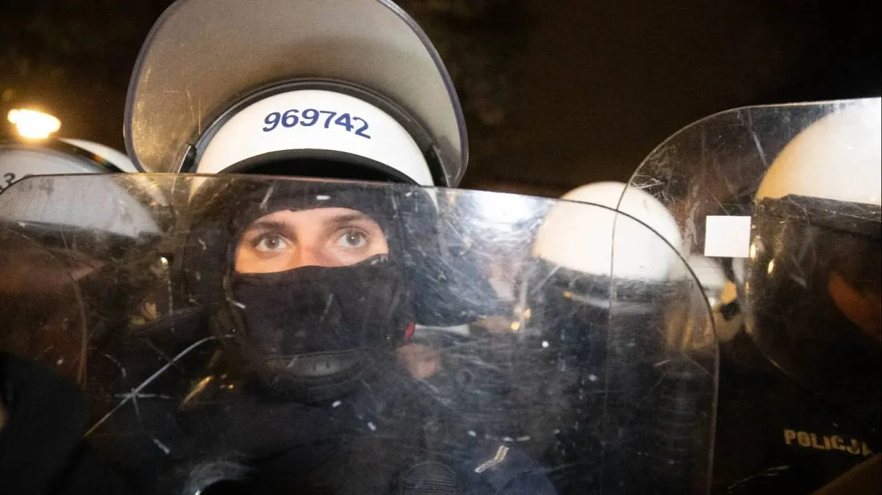 Coraz większe siły policyjne przed Trybunałem Konstytucyjnym! Nie wpuścili prezesa