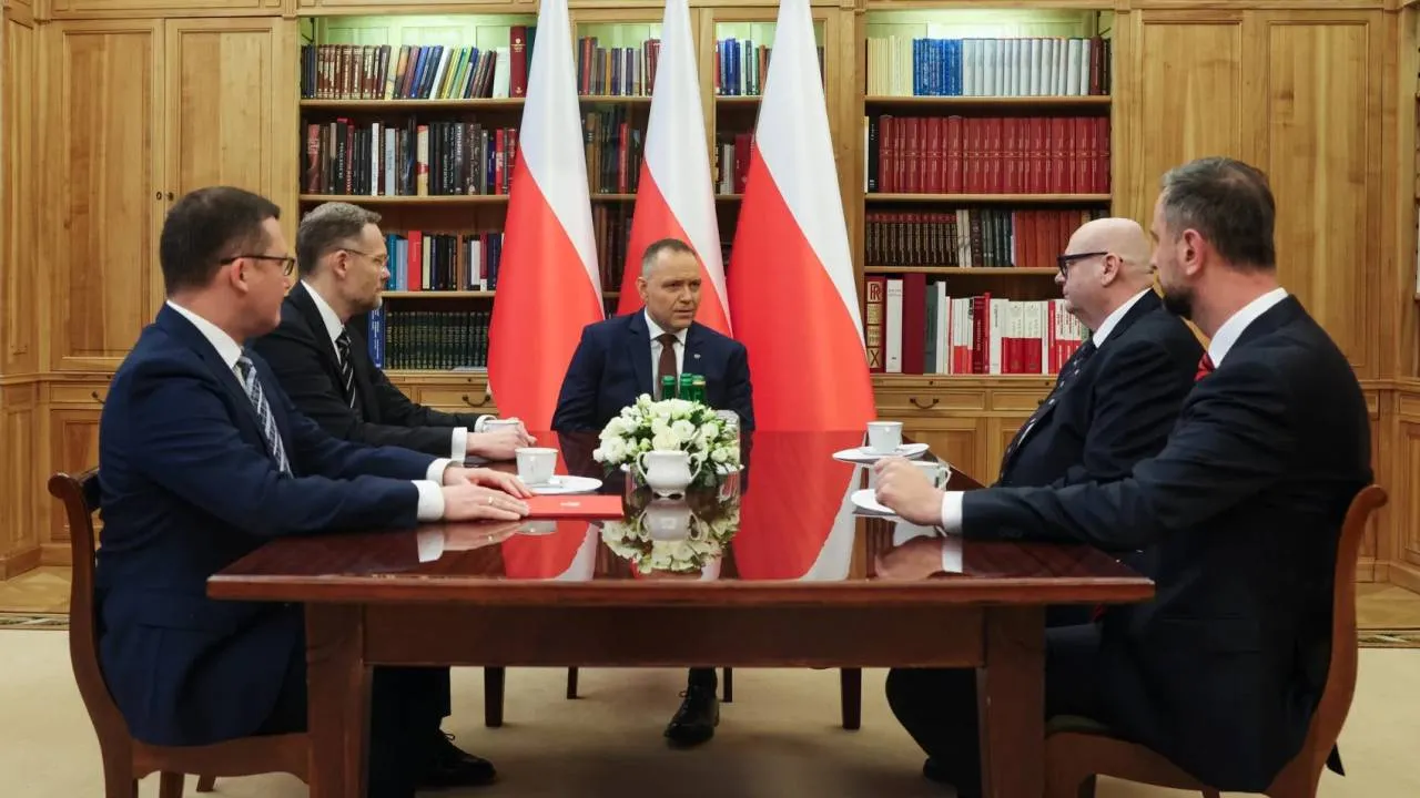 Ruszyły rozmowy w Pałacu Prezydenckim. Koalicjanci Tuska schowali głowy w piasek. Ale nie wszyscy