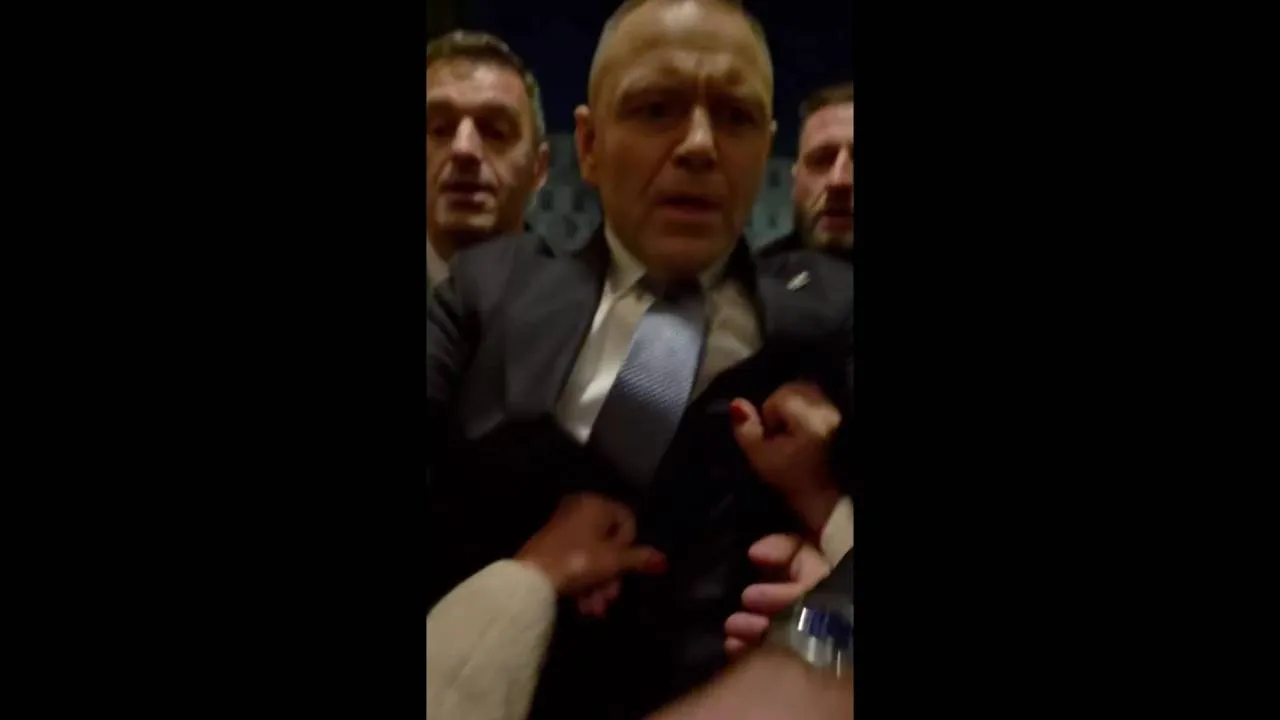 Naruszyła nietykalność prezydenta, teraz się żali. "Próba uniknięcia odpowiedzialności"