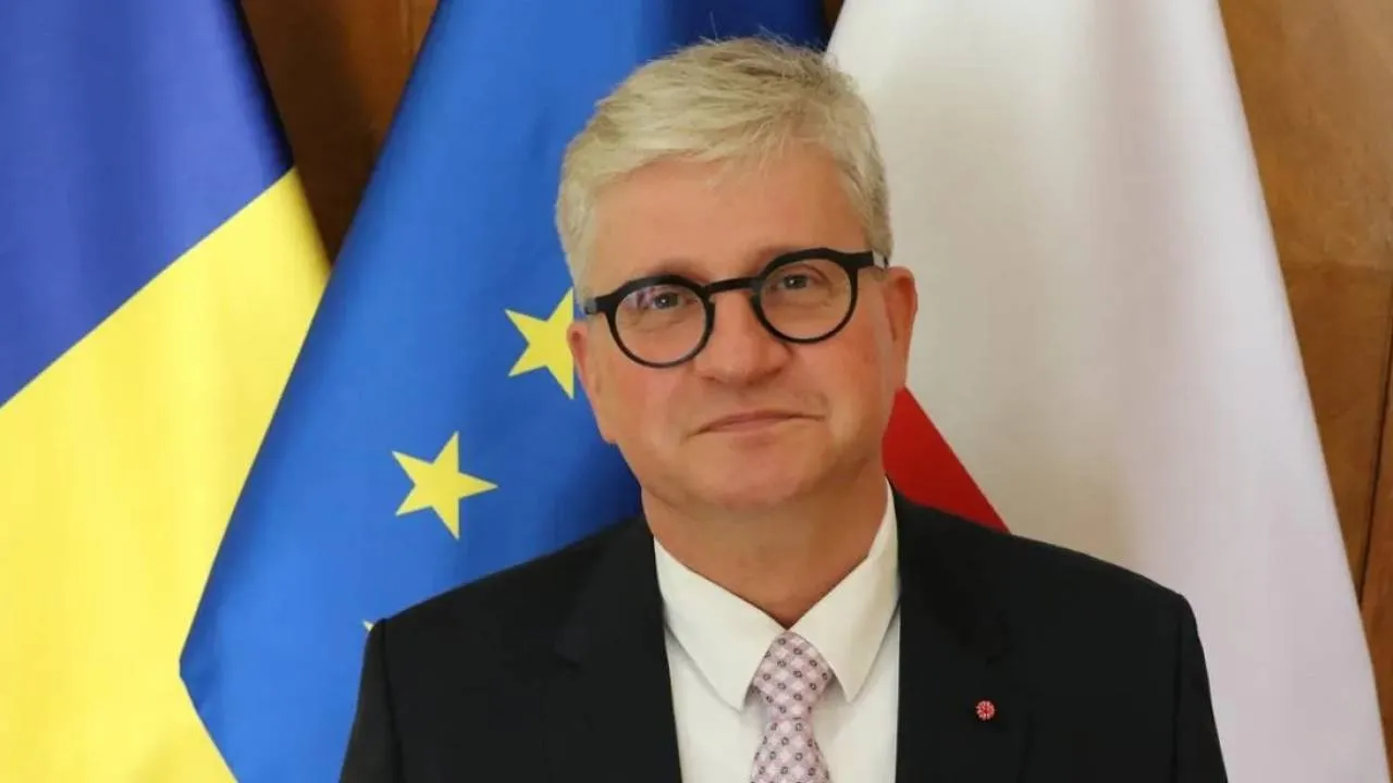 „Nie widzę możliwości dalszego pełnienia funkcji”. Kolejny ambasador ogłosił rezygnację
